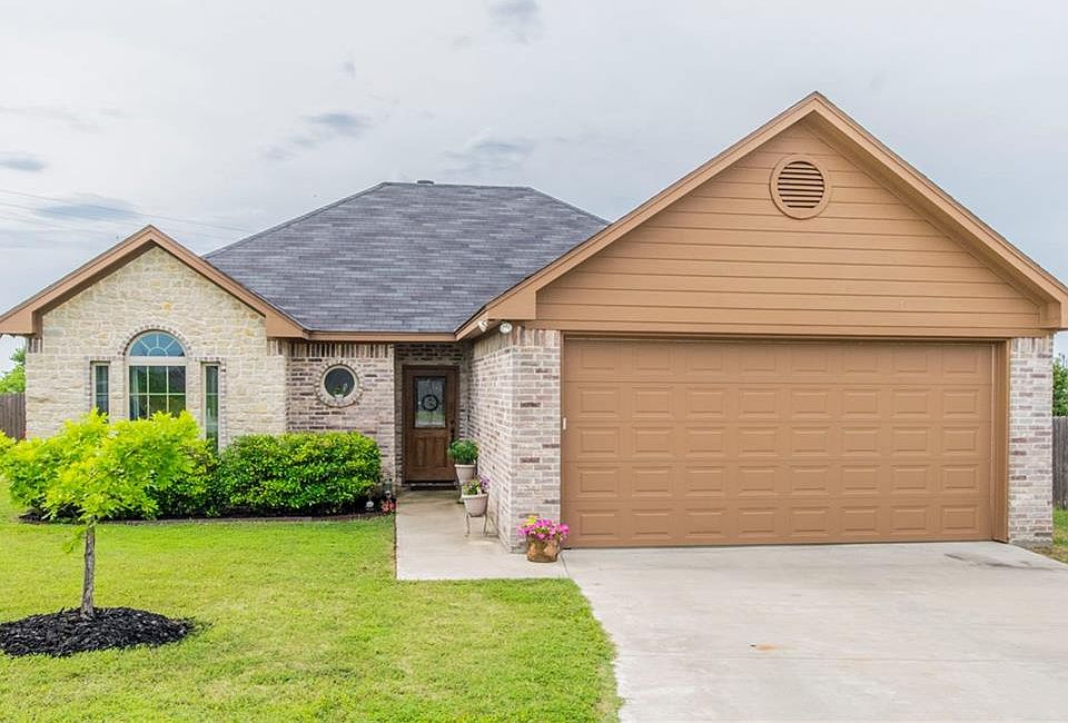 1st image of 1860 Pheasant Dr