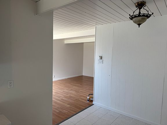 5th image of 193 Heather Dr