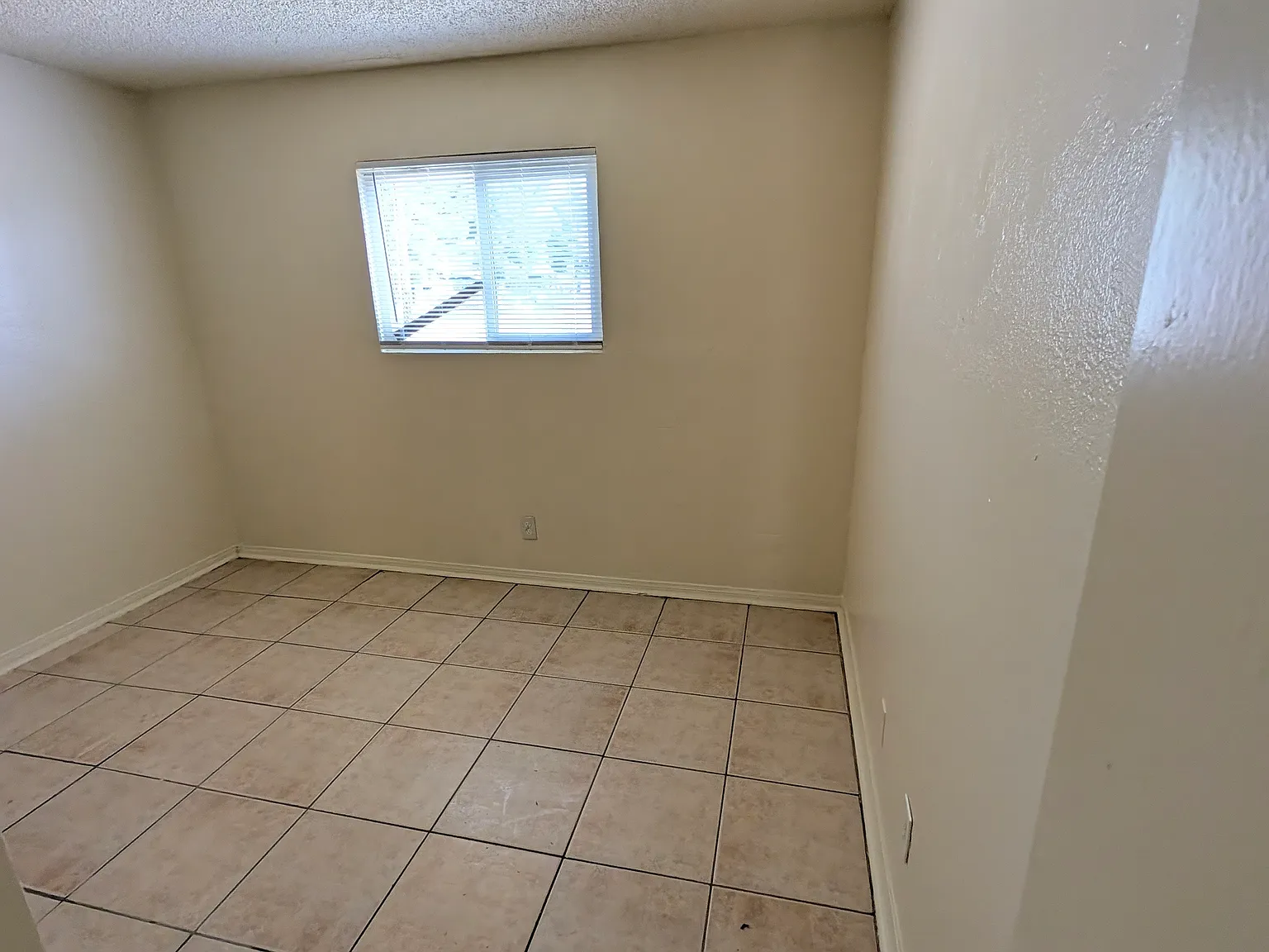 18389 Jonathan St — Photo 4