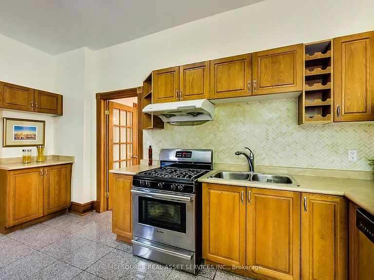 287 Palmerston Ave #MAIN — Photo 12