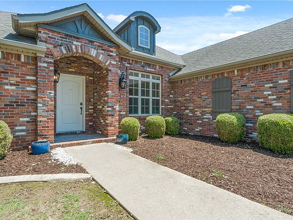3rd image of 3001 Pine Valley Dr SW