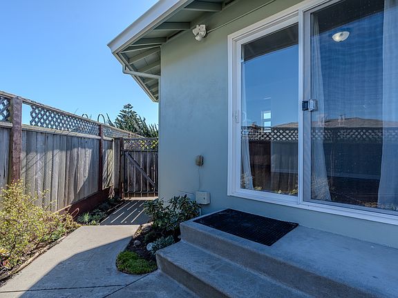 2nd image of 206 Carmelo Ln