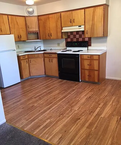 865 Evans Ave — Photo 3