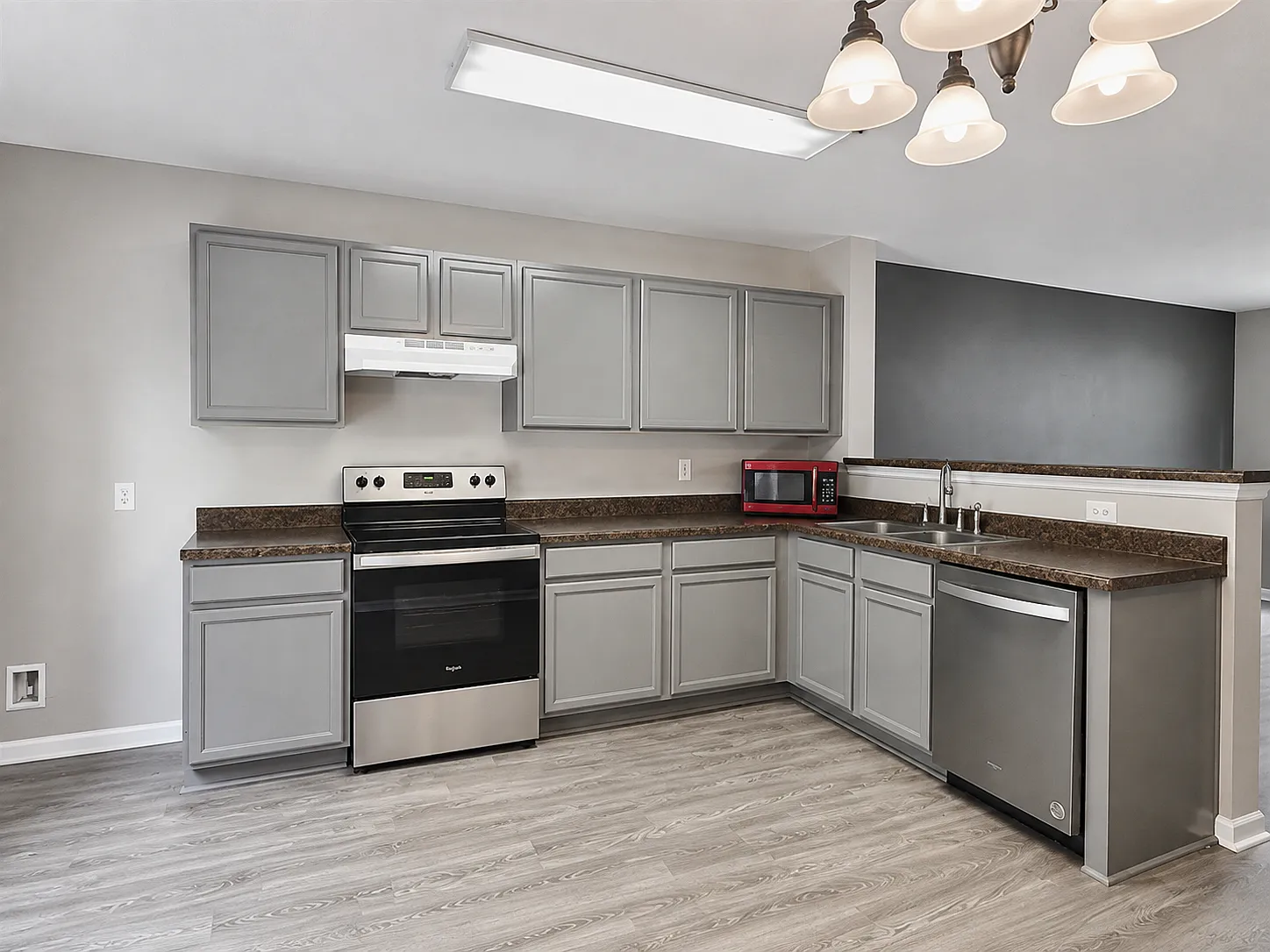3 bed, 1594 sqft, $1,700 — Photo 4