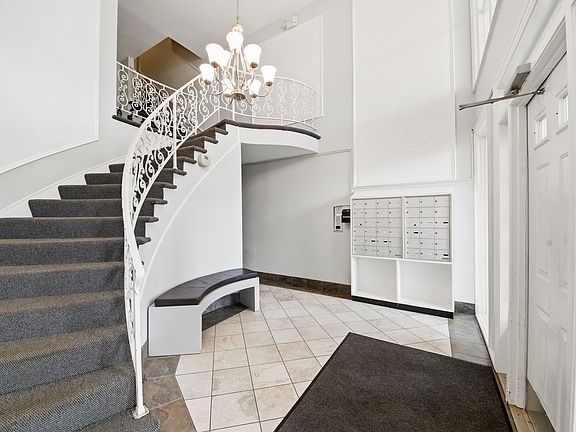 3rd image of 5300 Carriageway Dr APT 107