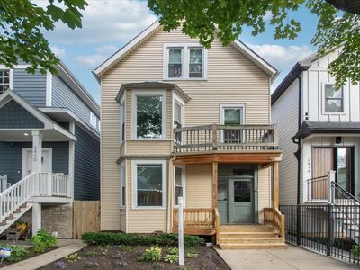 2416 W Belle Plaine Ave, Chicago, IL, 60618