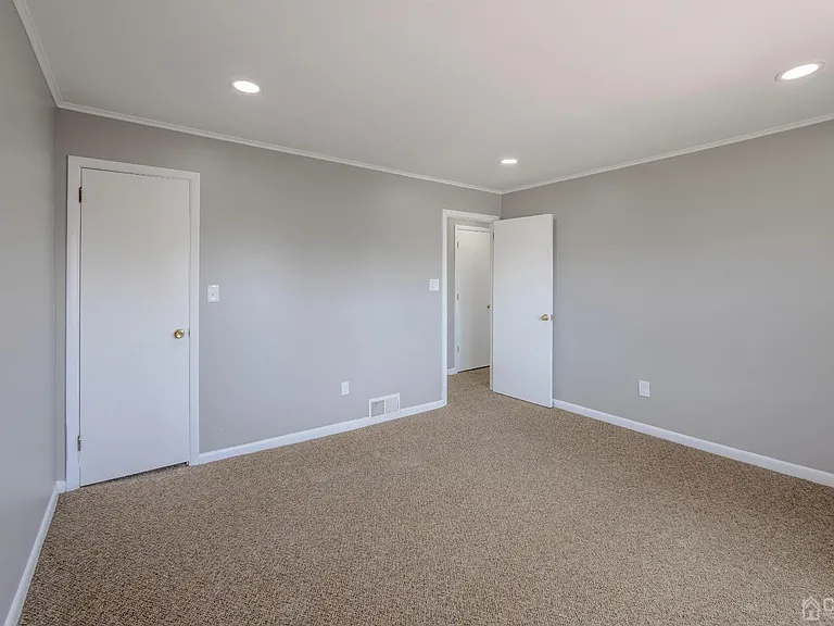 49 Riva Ave #2 — Photo 7