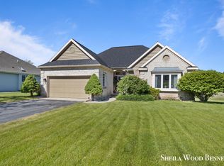 6995 Camelback Dr NE, Rockford, MI 49341