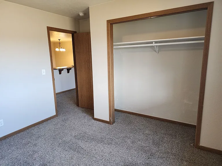 625 E Brian St — Photo 11