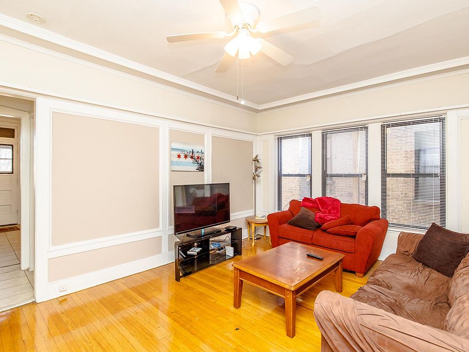 1st image of 438 W Diversey Pkwy APT 3B