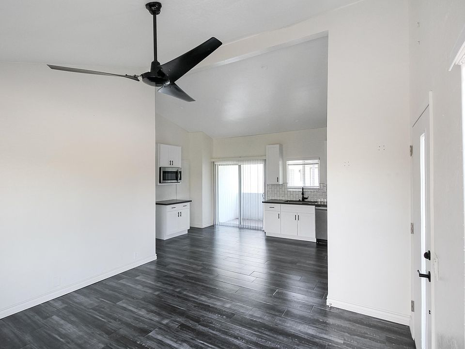 1st image of 3111 E Clarendon Ave Unit 201