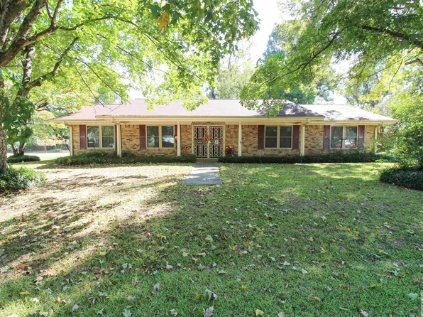 301 S Johnson St, De Kalb, TX 75559