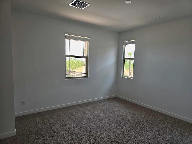 20644 W Thomas Rd — Photo 7