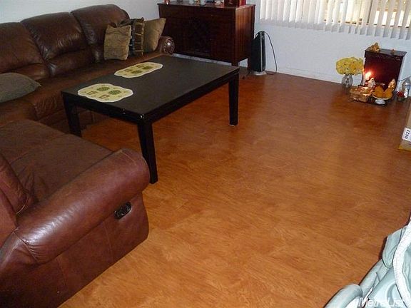 3rd image of 4615 Burnham Cir