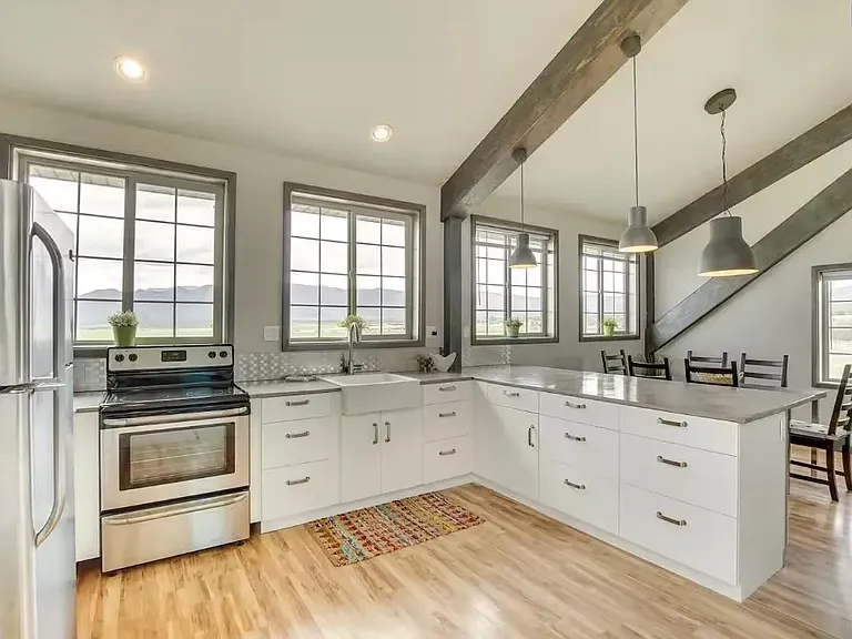 3302 E Highway 144 — Photo 12