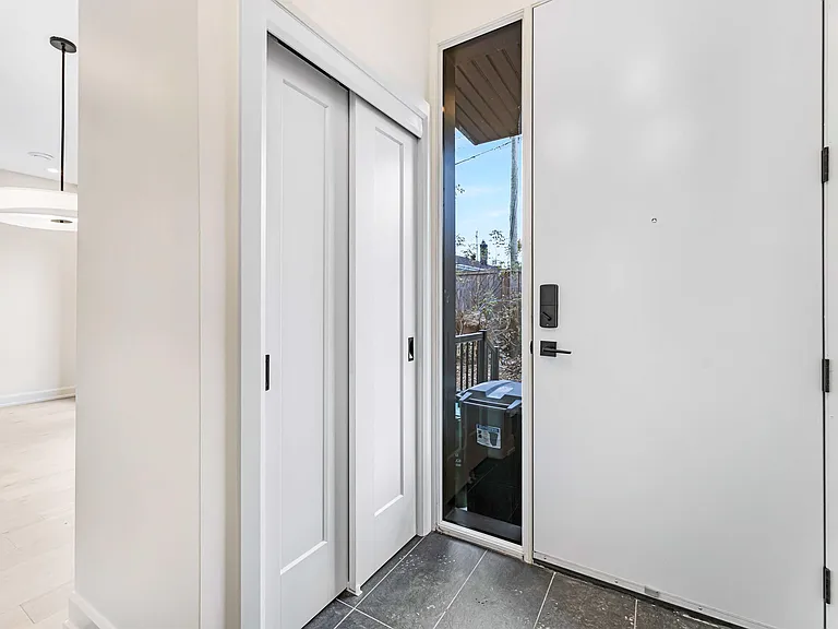 138 Carillon St #A — Photo 2