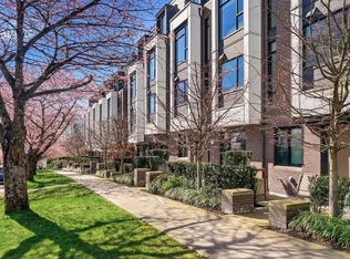 7615 Yukon St, Vancouver, BC V5X 2Y4