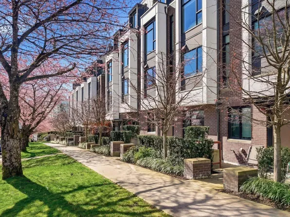 7615 Yukon St, Vancouver, BC V5X 2Y4