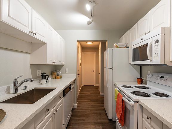 4th image of 10014 5th Ave NE #W82qtant2