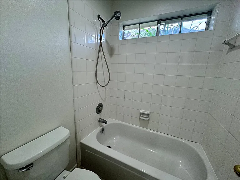 1718 Berkoff Dr — Photo 11