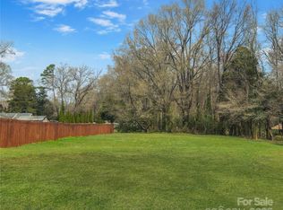 604 Touch Me Not Ln, Charlotte, NC 28216