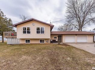 129 Main St, Fruitland, IA 52749
