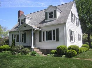 1826 Colonial Dr, New Castle, PA 16105