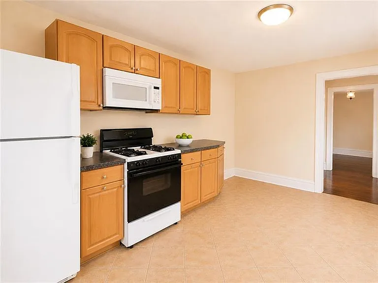 226 S Pacific Ave #2R — Photo 15