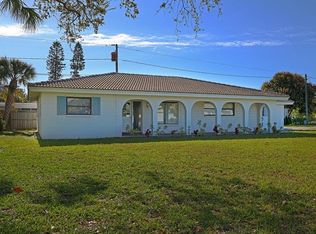 10121 Yacht Club Dr, Treasure Island, FL 33706