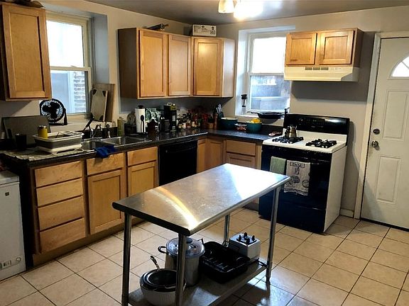 4th image of 908 S Oakley Blvd #1