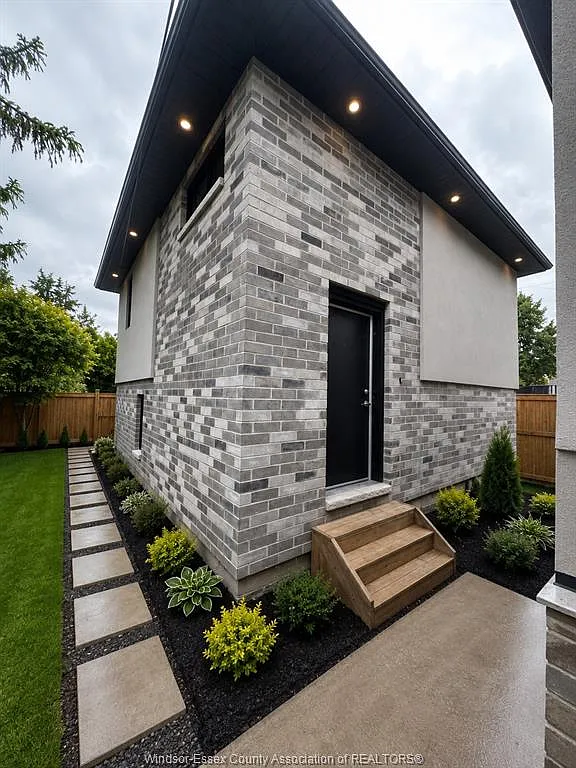 2 bed, $2,100 — Photo 1