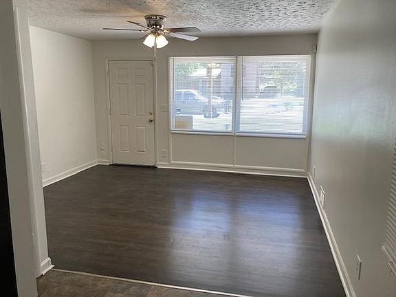 Front door opening into living room. 14x12