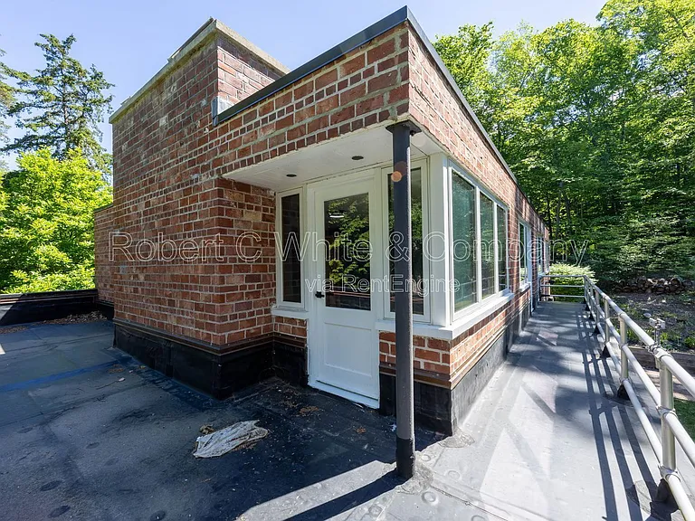 205 Jinny Hill Rd — Photo 4