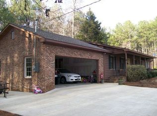 212 Palmer Pines Rd, Hamilton, GA 31811