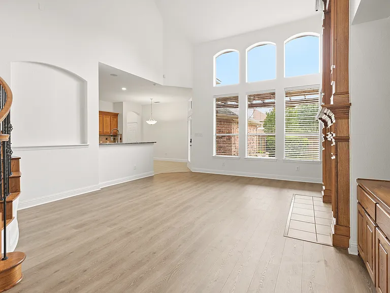 2127 Estes Park Dr — Photo 4