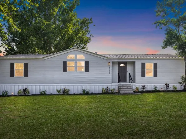 8531 Semmes St, Zephyrhills, FL 33540
