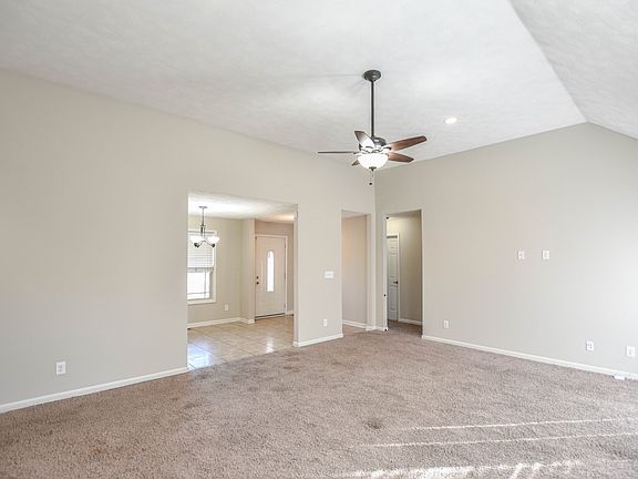 5th image of 484 Comanche Ct