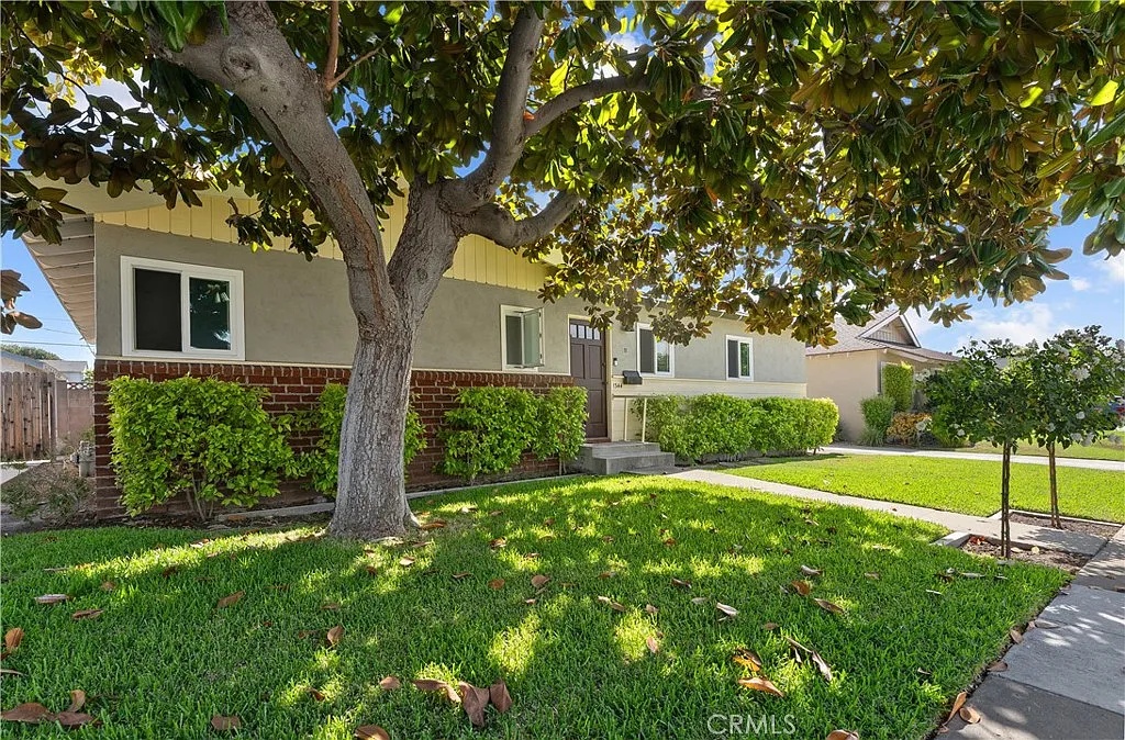 3 bed, 1350 sqft, $4,900 — Photo 2