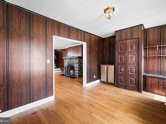 3rd image of 7441 Rogers Ave