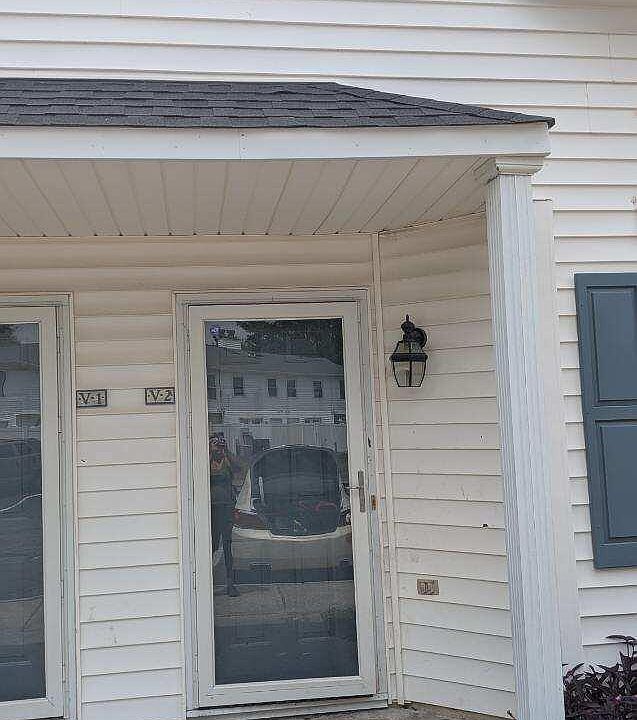 1st image of 3813 Sterling Pointe Dr Unit V2