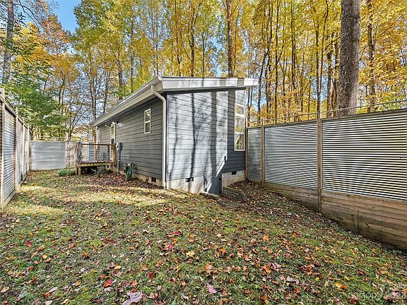 5th image of 41 Granite Ln