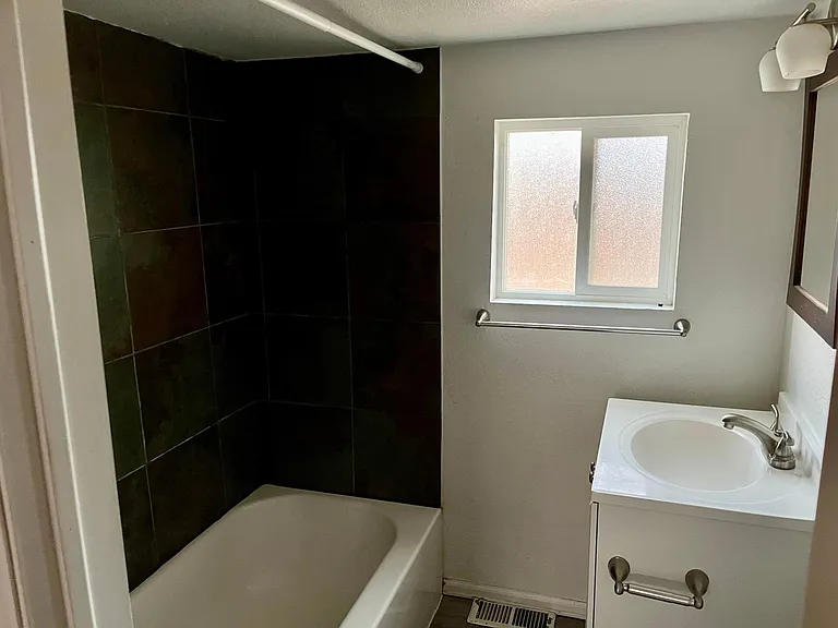 4731 N Vine St — Photo 12