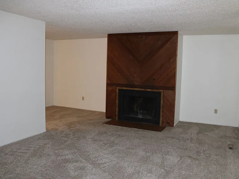 901 Gallup Rd — Photo 4