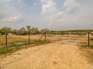 290 Lilly Bear Ln, Moore, TX 78057