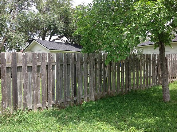 2nd image of 102 Crockett Dr