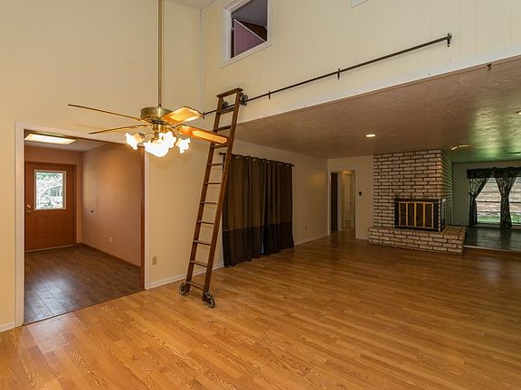 5th image of 264 Rosine St