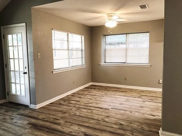 310 Lake Erie Dr — Photo 6