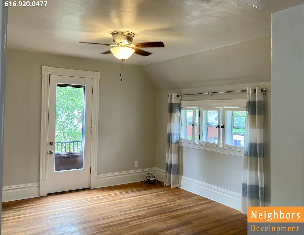 Building Photo - 23 Valley Ave NW #2