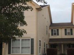 2436 Frost Dr, Aurora, IL 60503