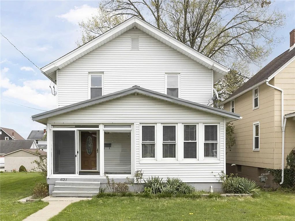 621 W Grant St photo 1